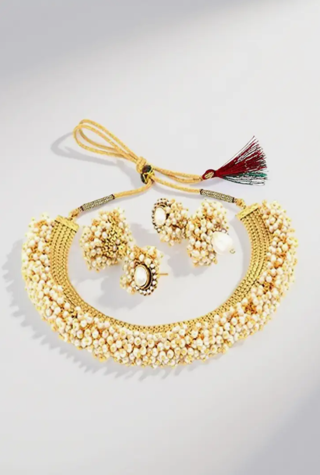 Traditional Gold-Plated Pearl Choker Necklace Set with Bangles for Women